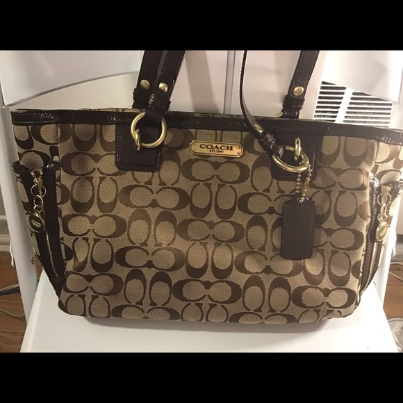 Authentic Coach bag Purse. - Picture 1 of 6